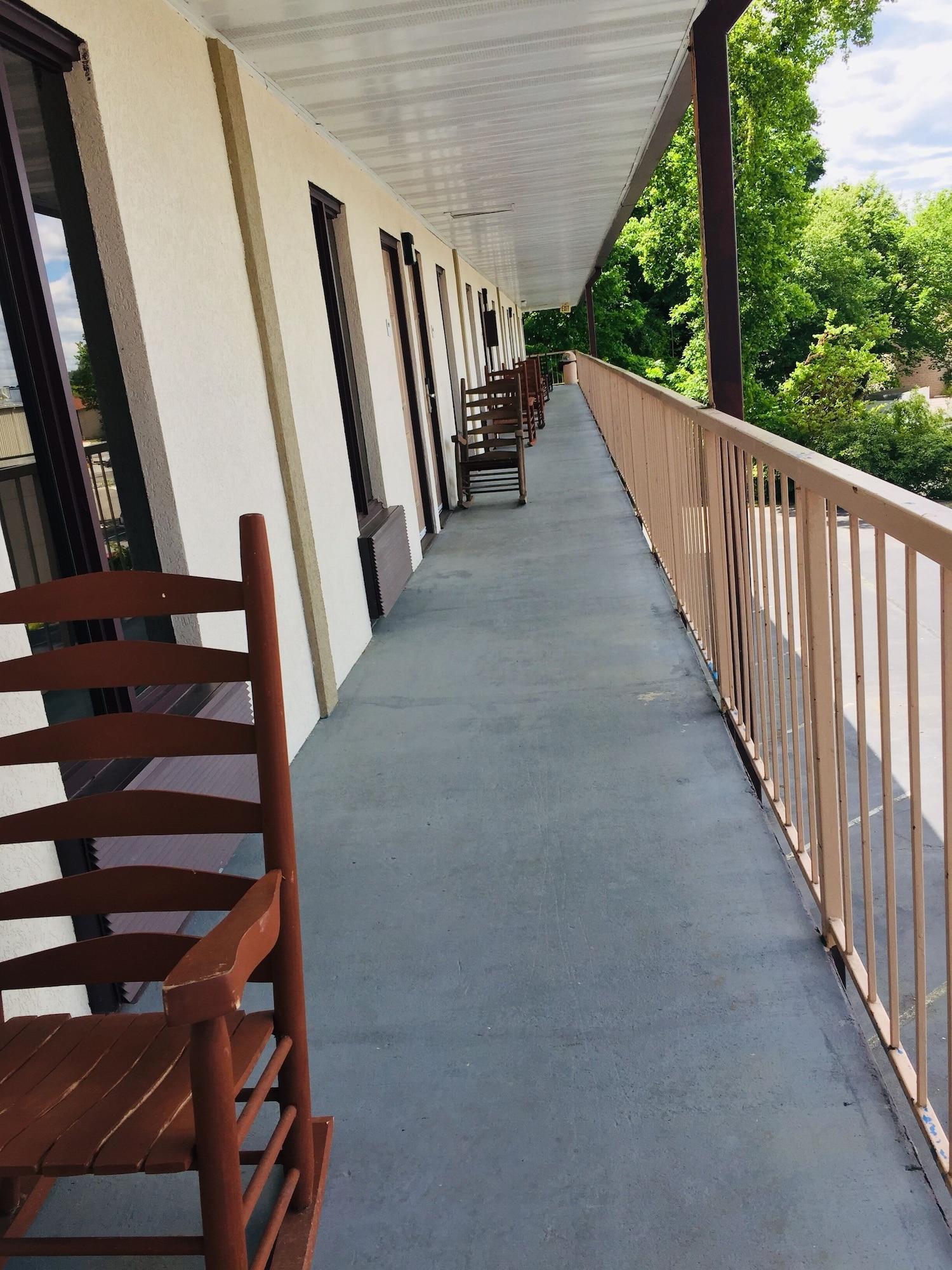 Bear Mount Inn & Suites Pigeon Forge Buitenkant foto