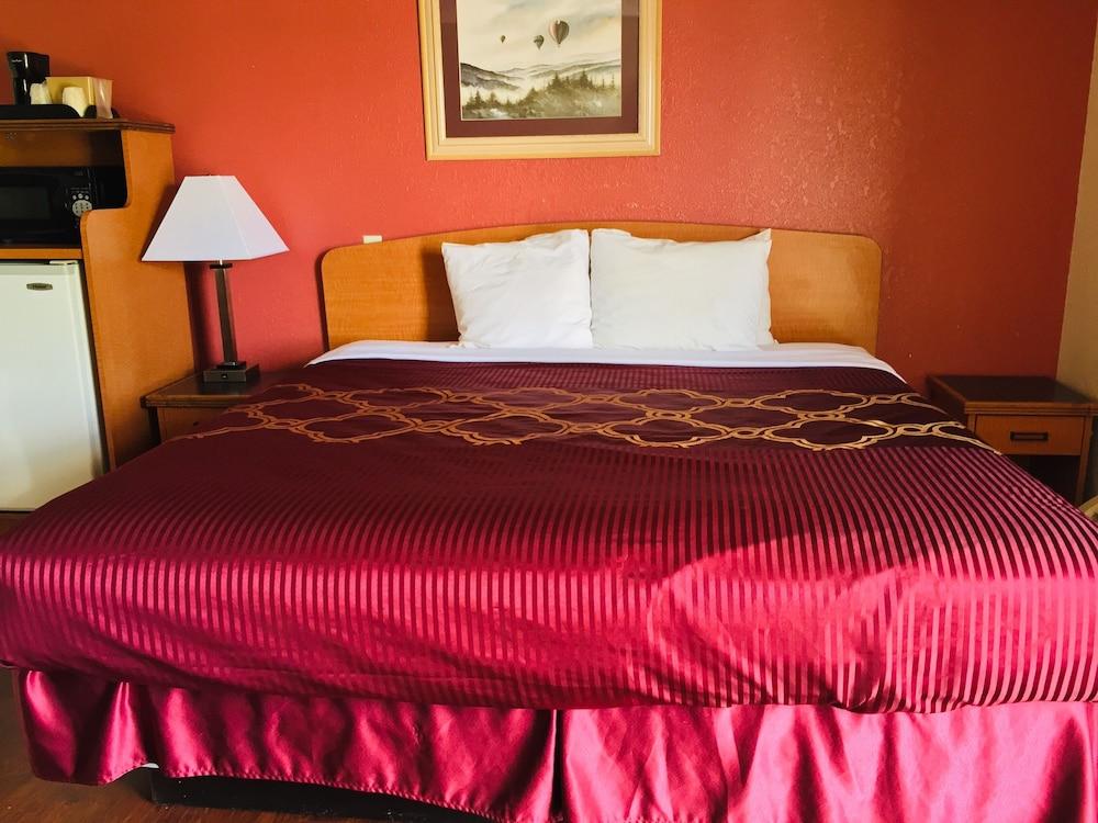 Bear Mount Inn & Suites Pigeon Forge Buitenkant foto