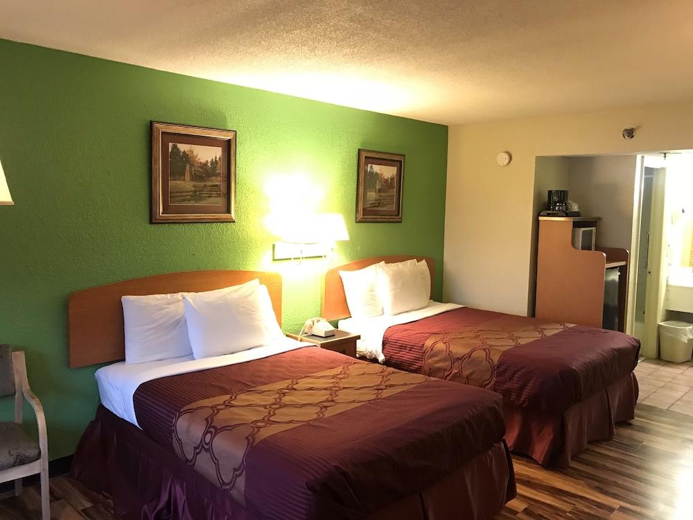 Bear Mount Inn & Suites Pigeon Forge Buitenkant foto