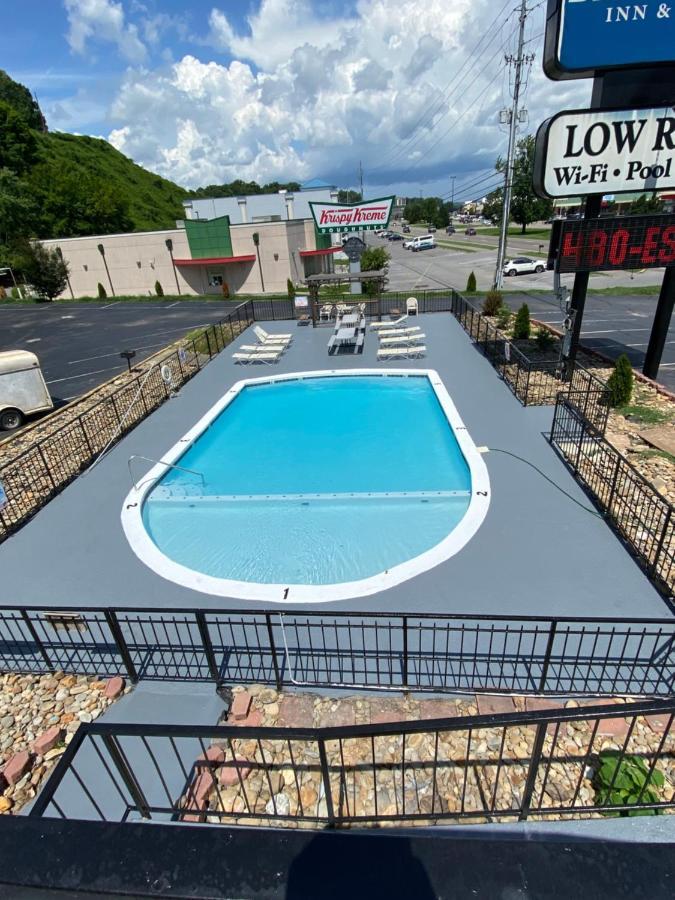 Bear Mount Inn & Suites Pigeon Forge Buitenkant foto