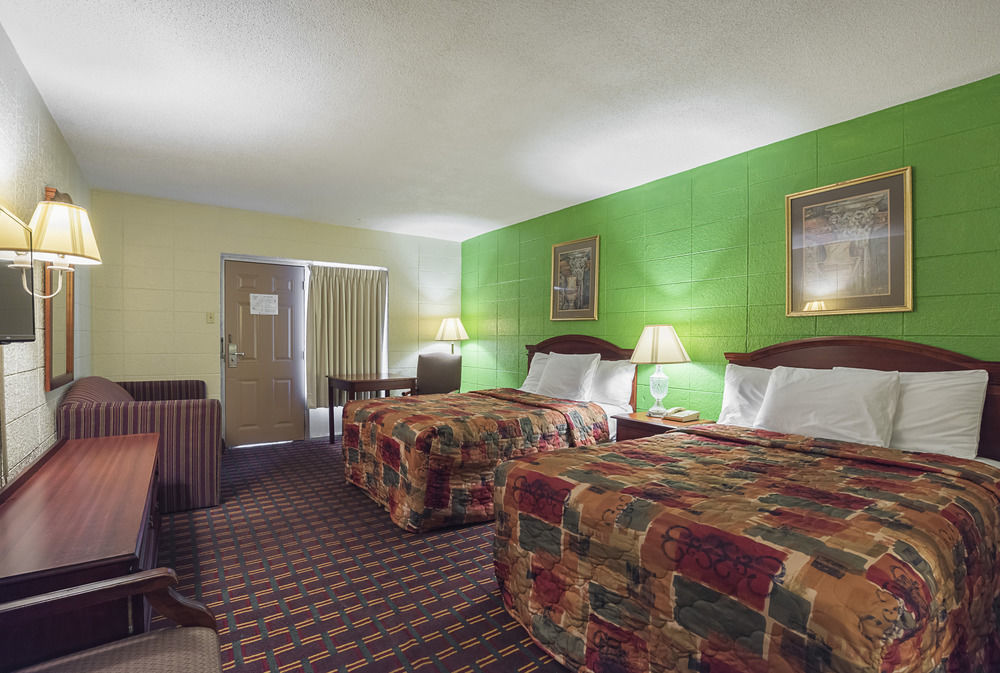 Bear Mount Inn & Suites Pigeon Forge Buitenkant foto