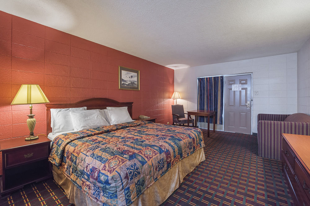 Bear Mount Inn & Suites Pigeon Forge Buitenkant foto