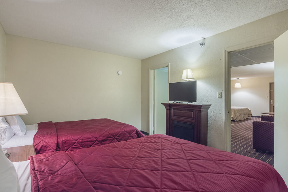 Bear Mount Inn & Suites Pigeon Forge Buitenkant foto