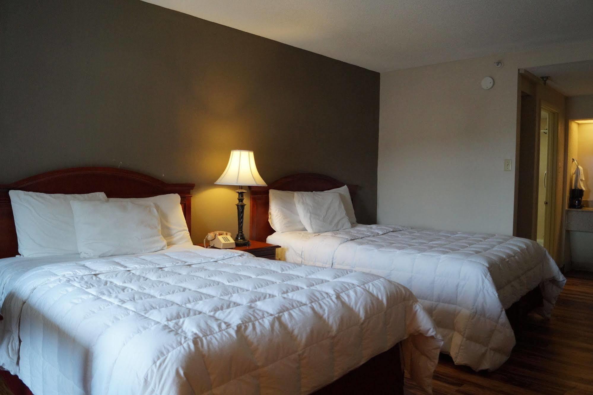 Bear Mount Inn & Suites Pigeon Forge Buitenkant foto