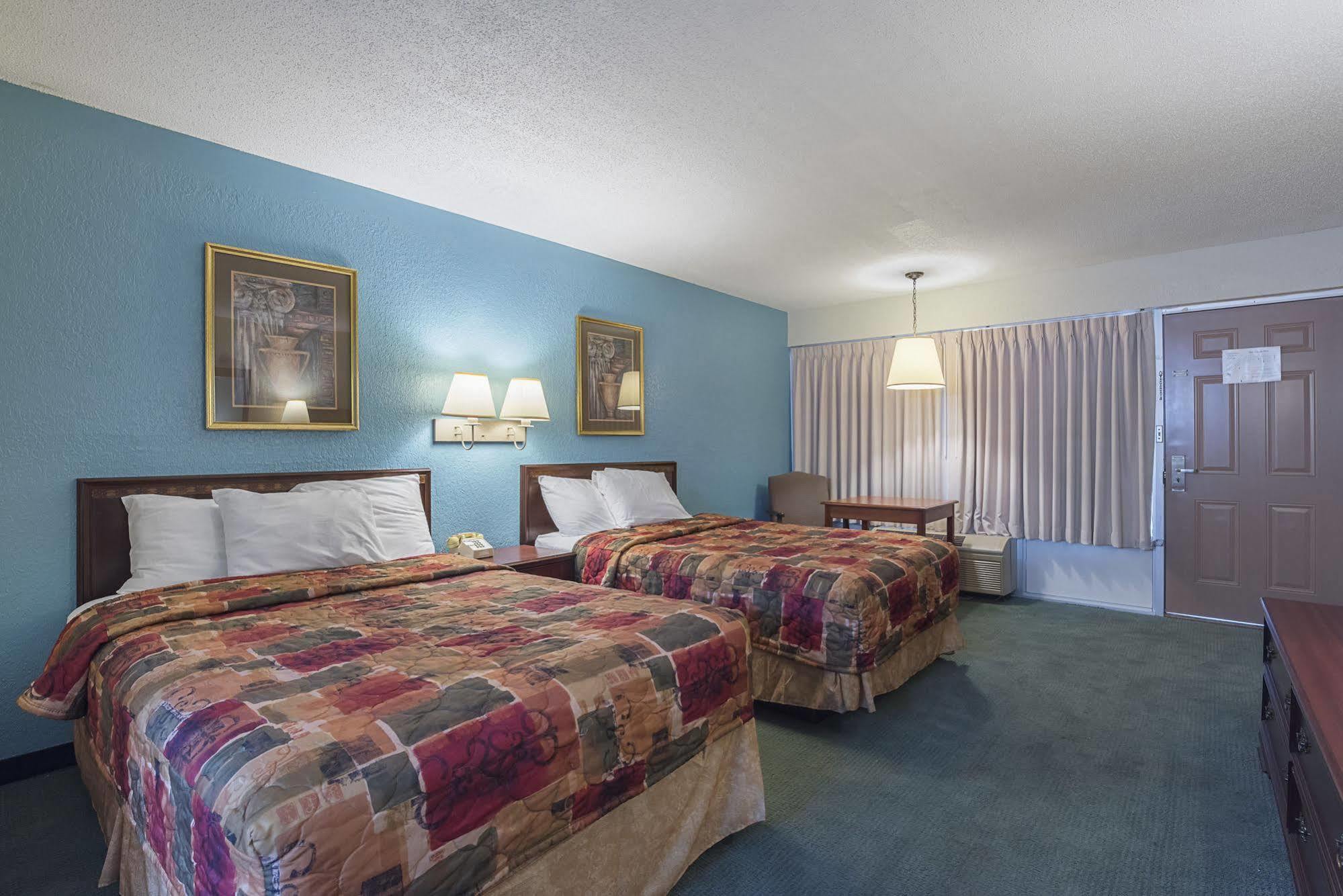 Bear Mount Inn & Suites Pigeon Forge Buitenkant foto