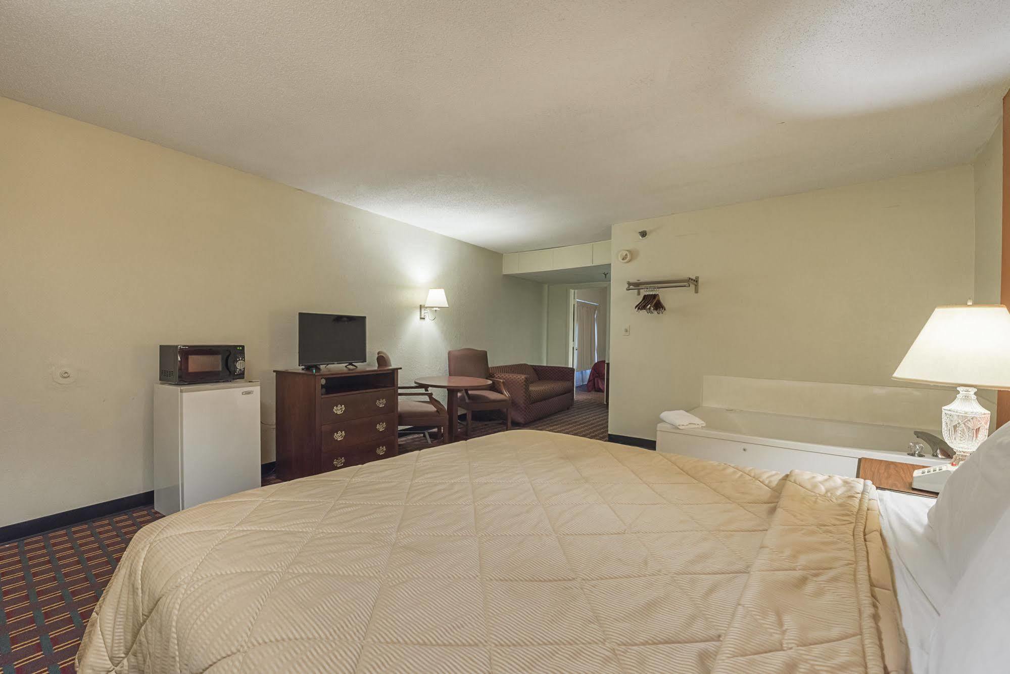 Bear Mount Inn & Suites Pigeon Forge Buitenkant foto