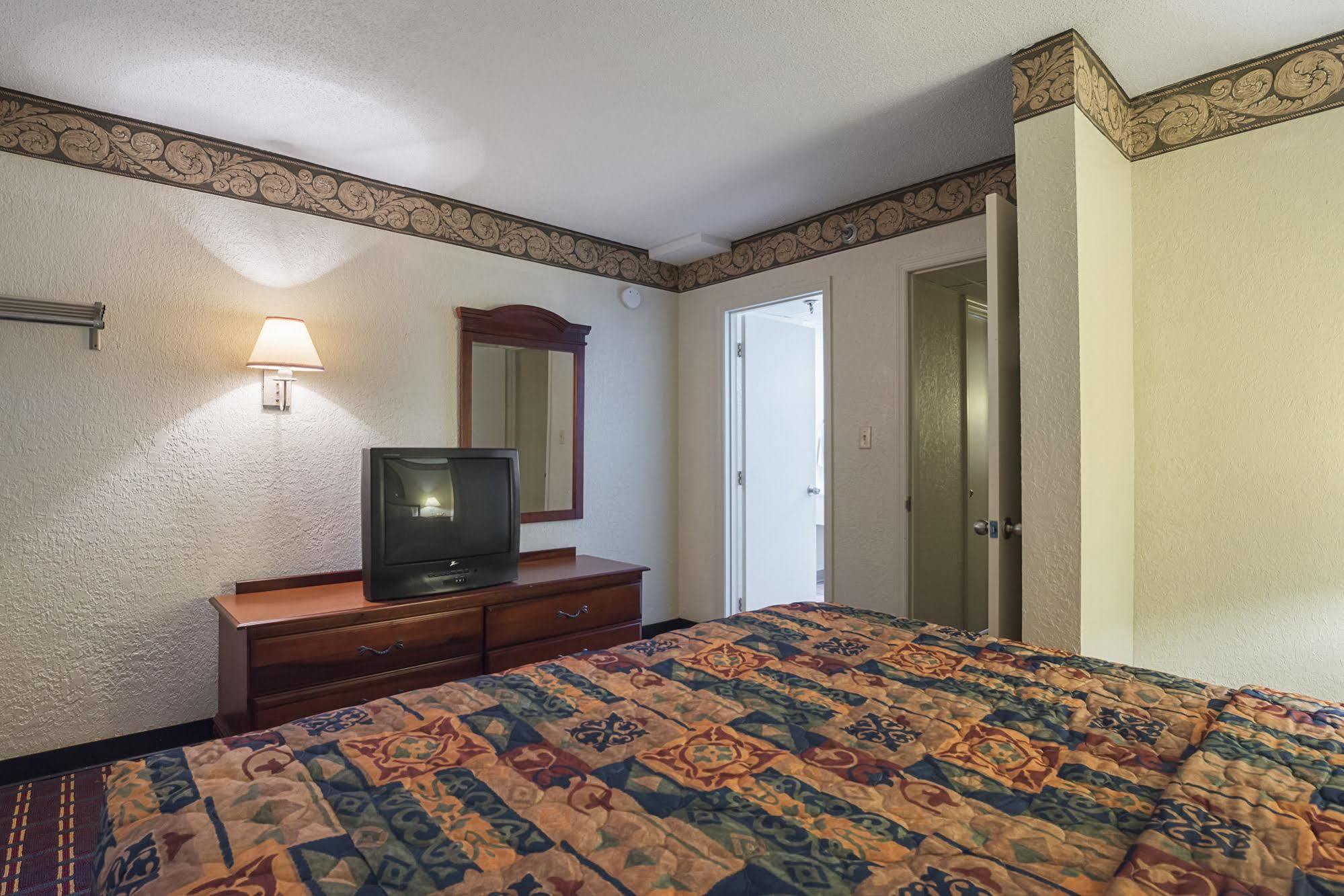 Bear Mount Inn & Suites Pigeon Forge Buitenkant foto